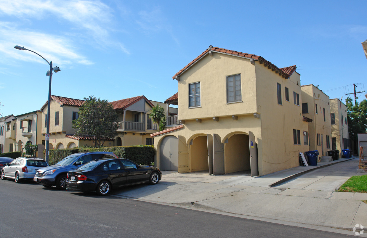 Foto del edificio - 439-447 N Stanley Ave