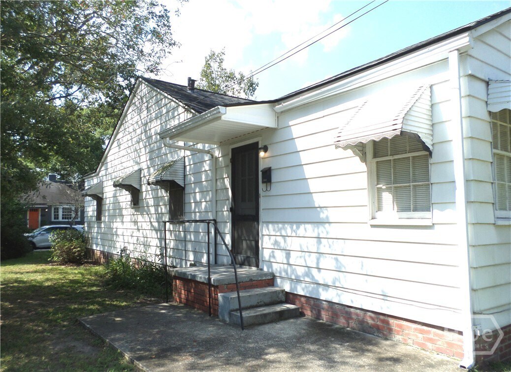 Foto principal - 2302 E 40th St