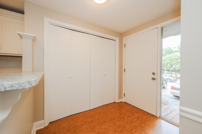 Foto del edificio - 10 Belmont Ct