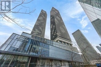Building Photo - 138 Downes St