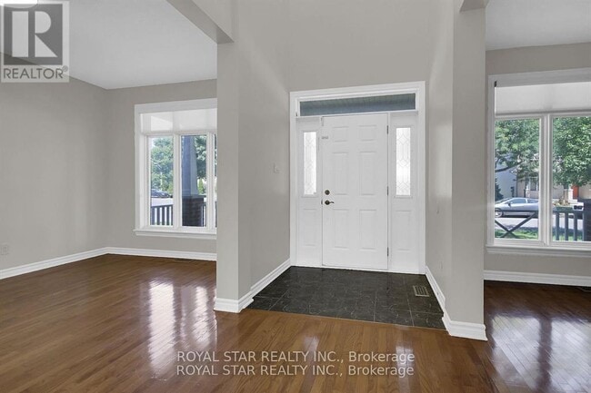 Building Photo - 611 Devonwood Cir