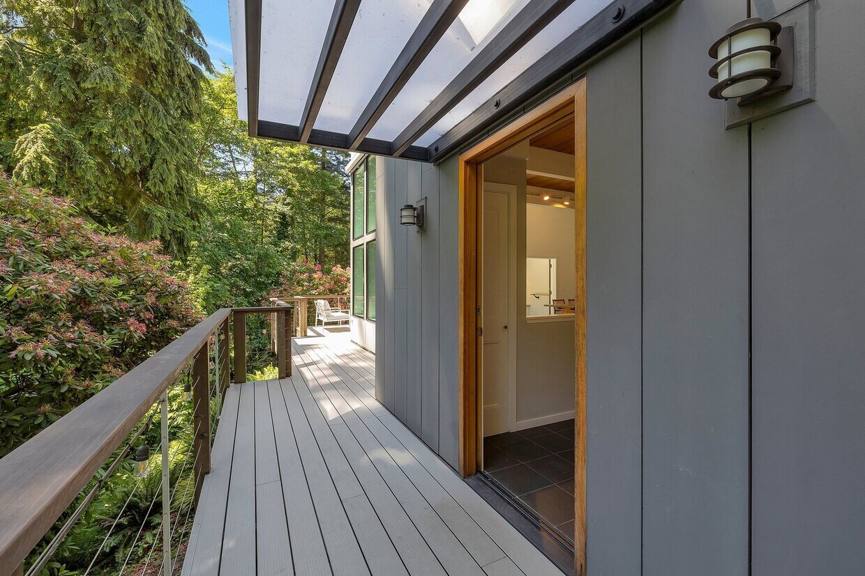 Foto principal - Great modern home located on Mercer Island