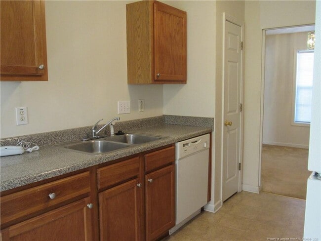 Building Photo - 304 Kingdom Estate Dr