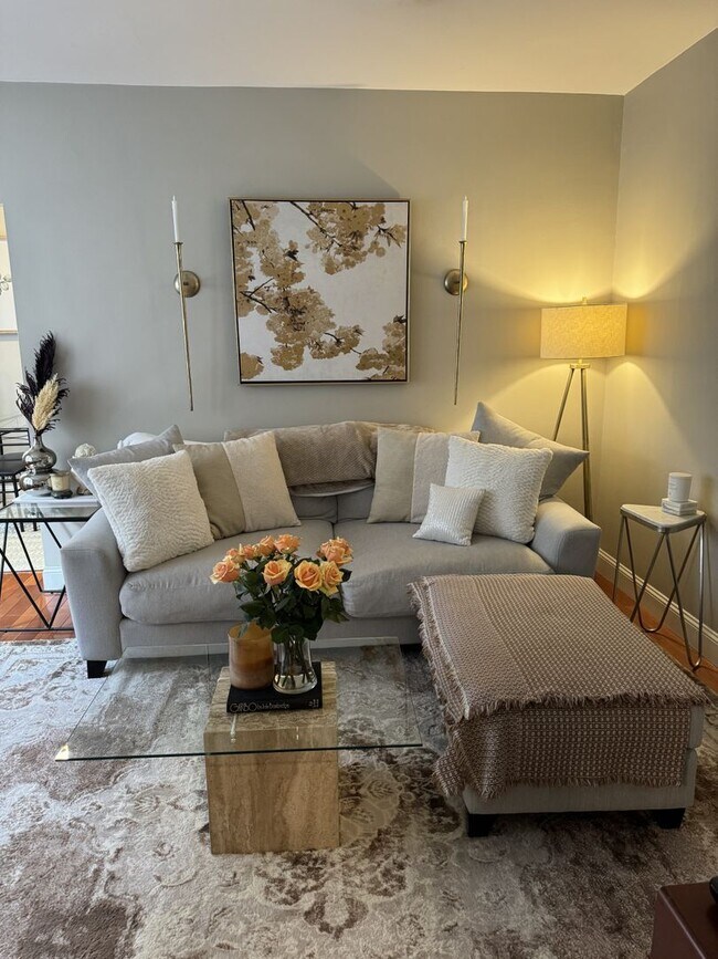 Foto del edificio - Check out this 1 bed in Fenway