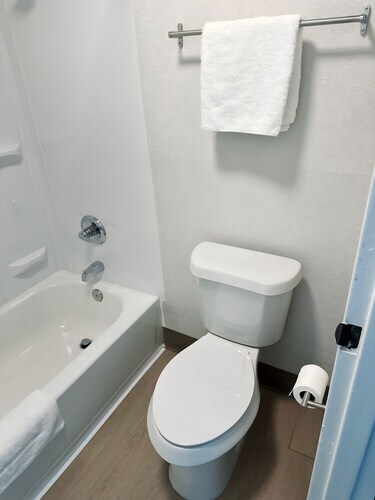 Foto del edificio - 4645 N Socrum Loop Rd