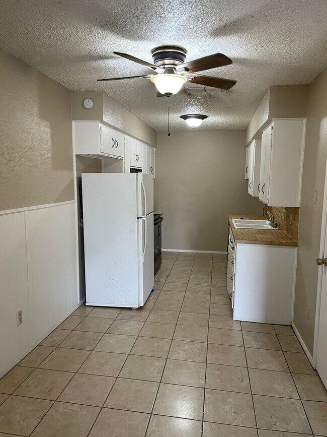 Foto del edificio - 7409 Waco Ave