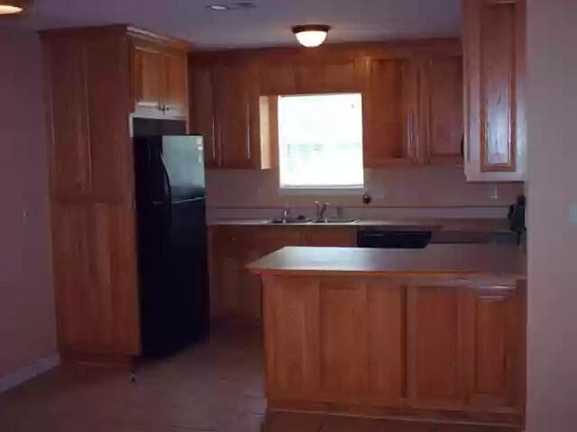 Foto del edificio - 300 Cleese Ct