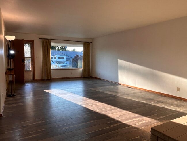 Living room - 304 North 37th Avenue