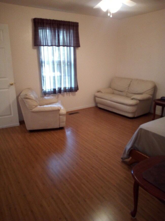 Fotografía del edificio - 1008 Martin Luther King Jr Dr