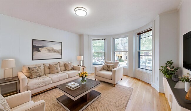 Building Photo - 479 Beacon St