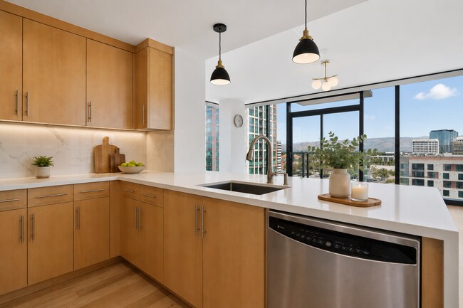Foto del edificio - 38 N Almaden Blvd