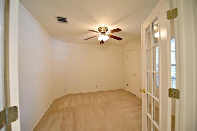Foto del edificio - 4430 Hunters Lodge Dr