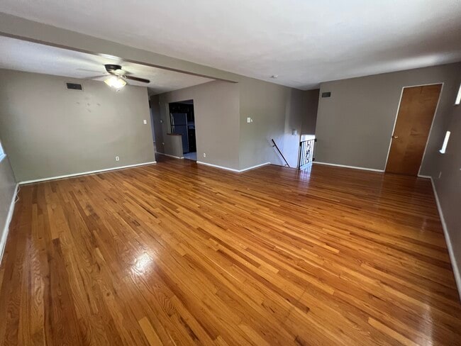 Foto del edificio - 1104 Ralph Ter