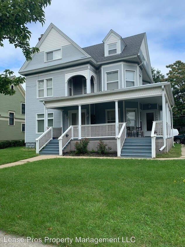 140 Market St, Mount Clemens, MI 48043 Apartment for Rent in Mount Clemens, MI