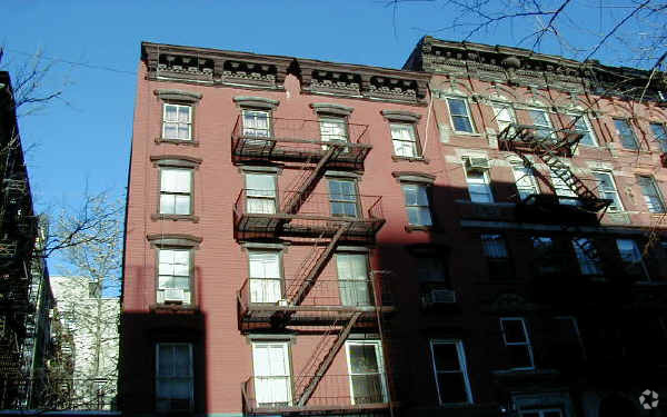 Foto del edificio - 93 East 7th St