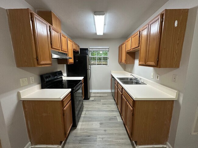 Foto del edificio - 2 story unit off E Park Ave avail NOW!