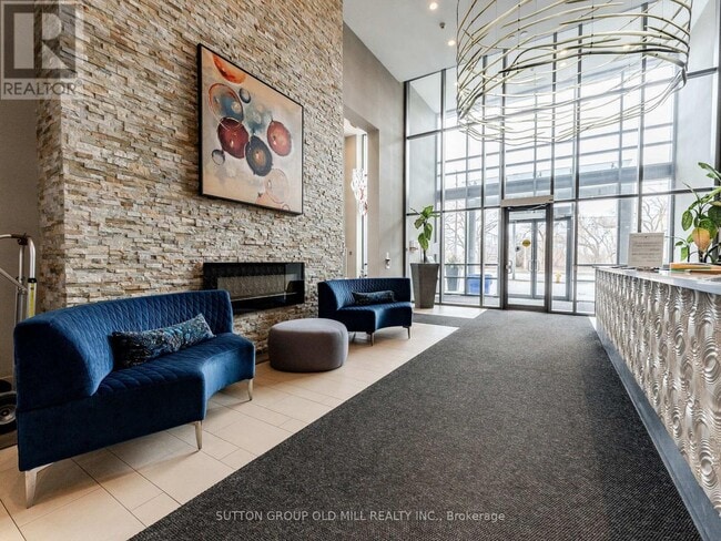 Building Photo - 2230 Lake Shore Blvd W