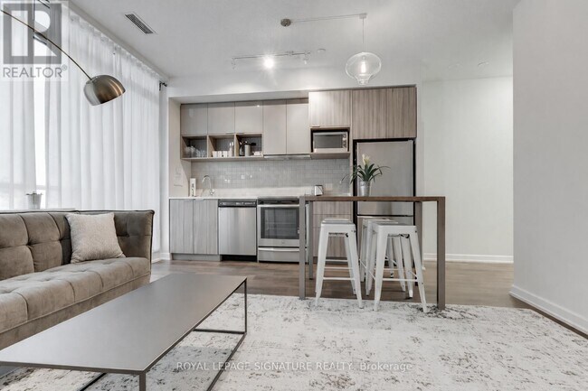 Photo du bâtiment - 52 Forest Manor Rd