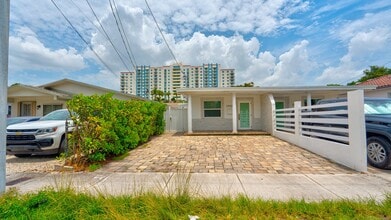 Building Photo - 2953 SW 23rd St