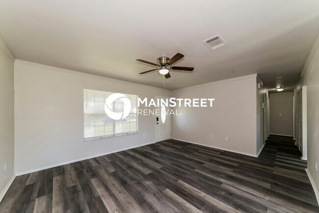 Foto del edificio - 3 Bedroom Pet-Friendly Home in NORTH PORT, FL with Main Street Renewal