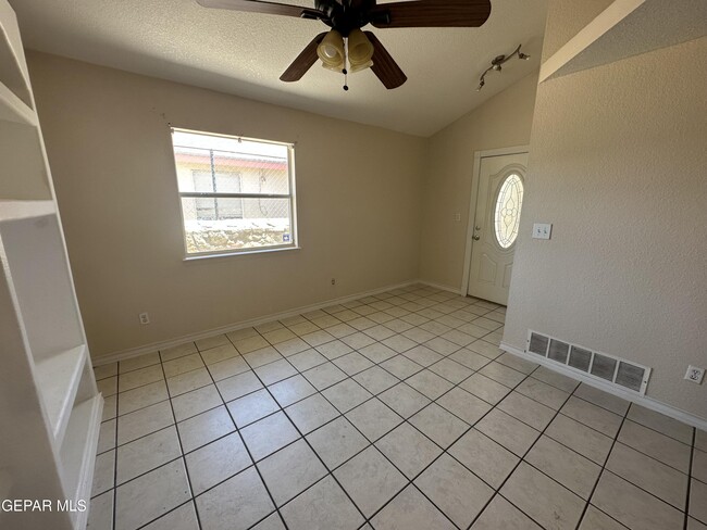 Building Photo - 12321 Robert Dahl Dr