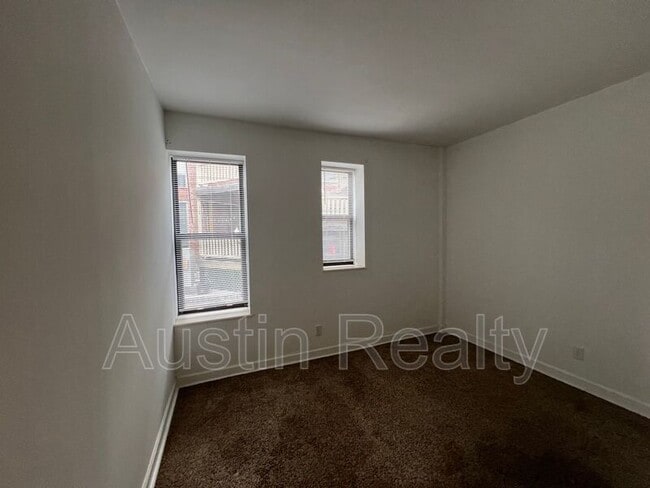 Building Photo - 348 N Newstead Ave