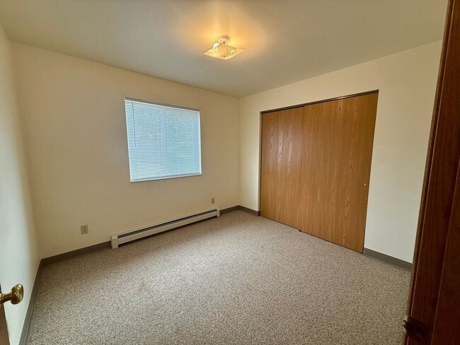Building Photo - 3126 Wilson Ave