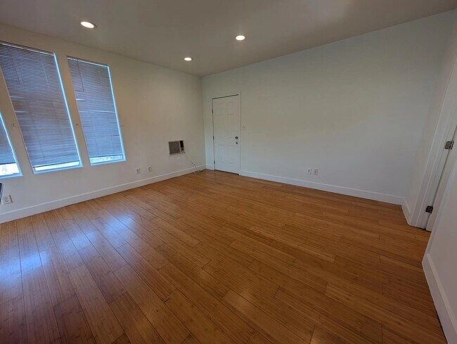 Foto del edificio - 1010 Wilton Pl