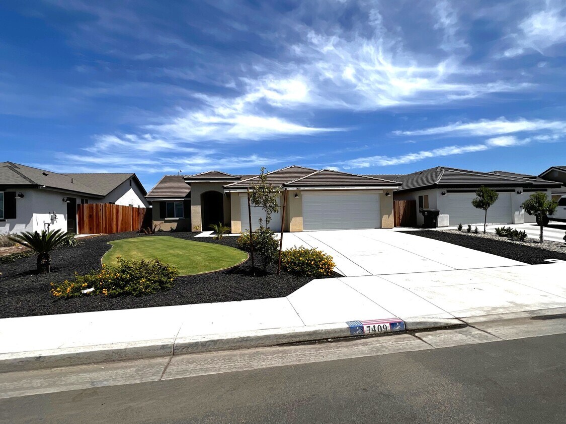Primary Photo - 7409 Millers Pt Ln