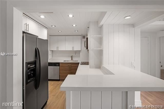 Building Photo - 1 br, 1 bath  - Bay Park Towers Condo