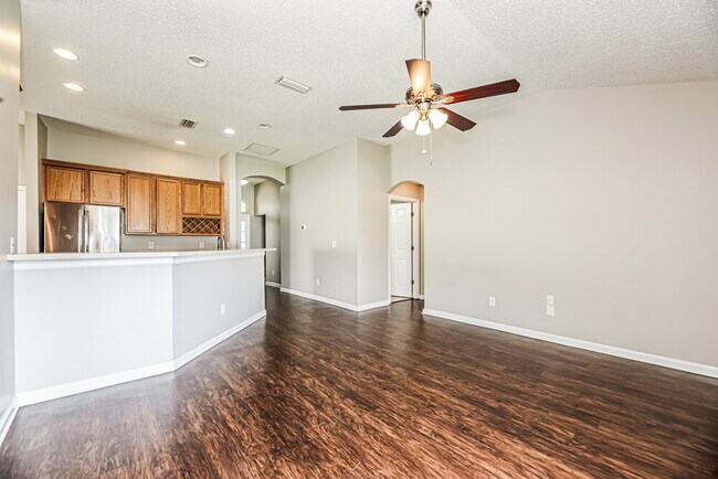 Building Photo - 2391 Creekfront Dr