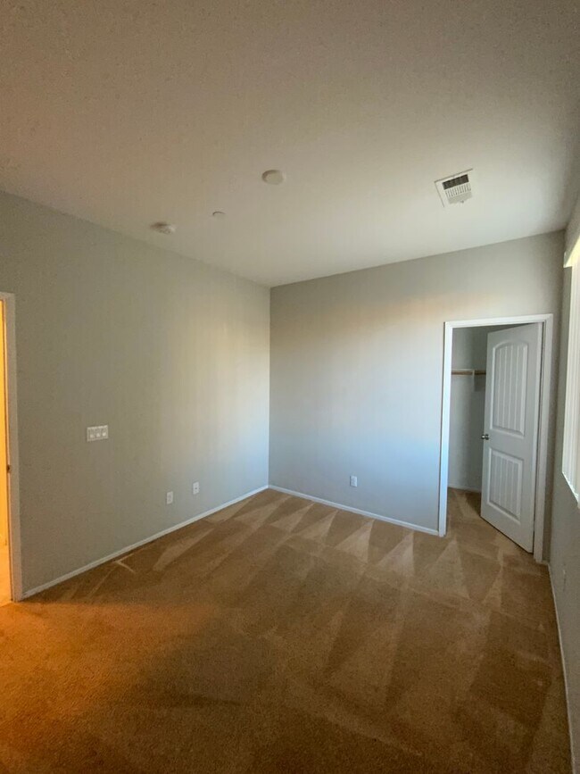 Building Photo - 3bd/2ba +Office