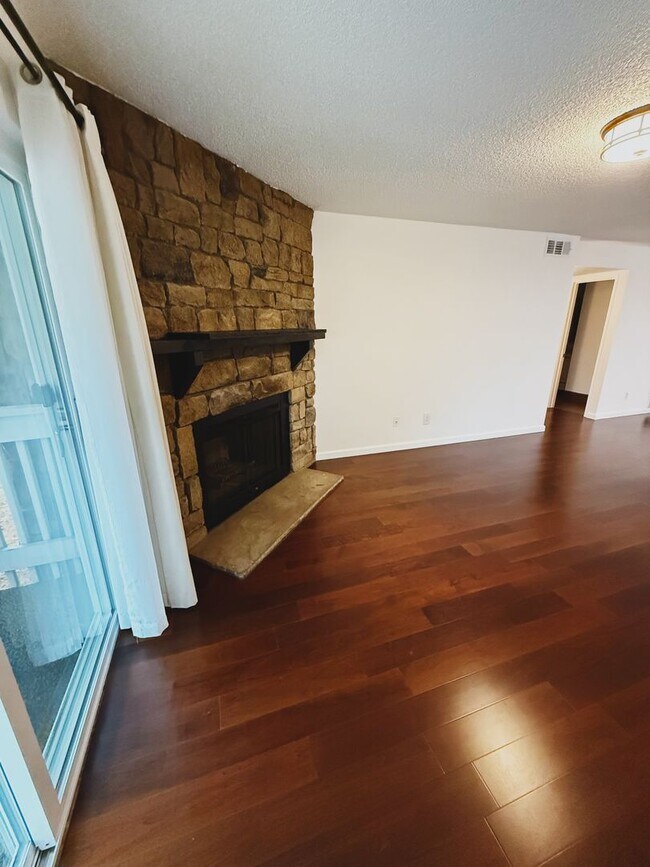Foto del edificio - 1 Bed Condo in the heart of everything