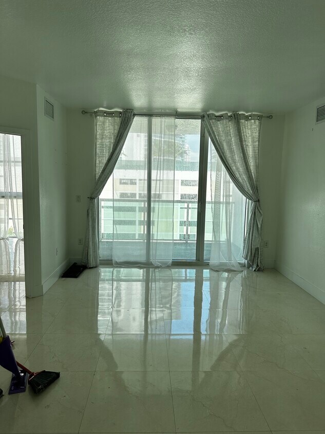 Foto principal - 500 NE 29th St