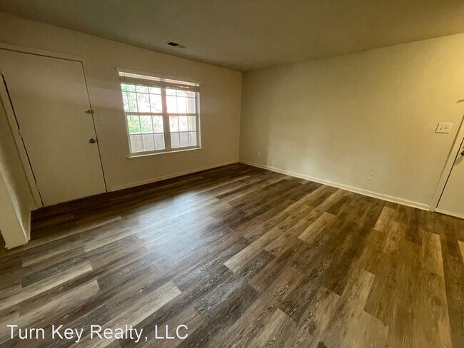 Building Photo - 3 br, 2 bath House - 910 Chapel Creek Drive