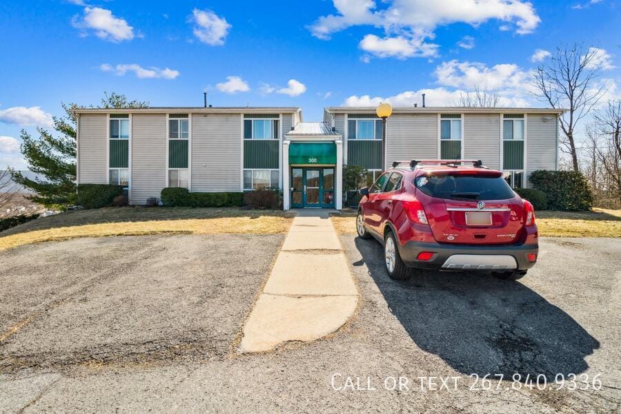 Building Photo - 600 College Park Dr