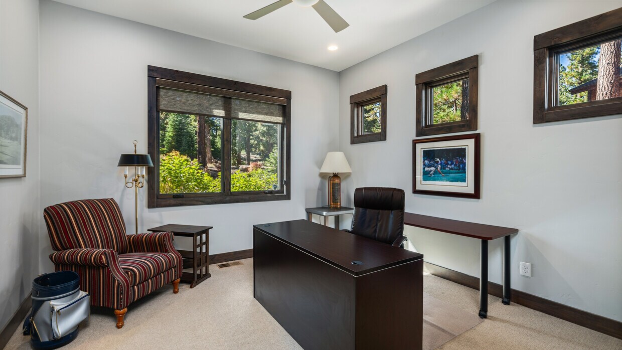 Foto principal - 9265 Heartwood Dr