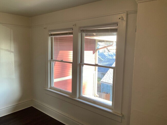 Foto del edificio - 1 Bedroom, 1 Bath Near Downtown