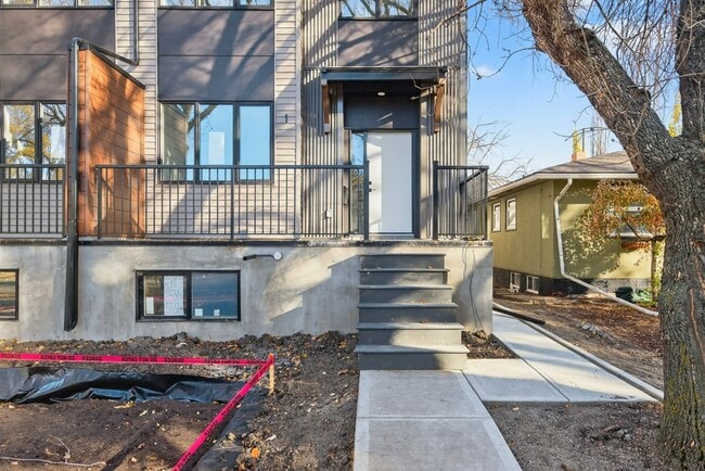 Photo du bâtiment - 10335-10135 135 St NW