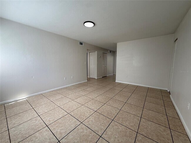 Foto del edificio - 6104 SW 12 Pl