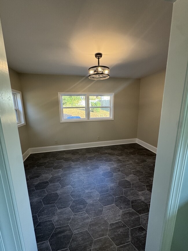 Building Photo - 221 Briggs Ave