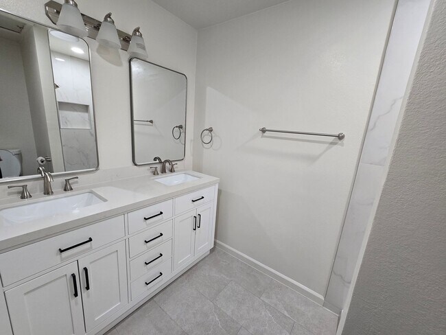 Building Photo - 801 Capehart Ct