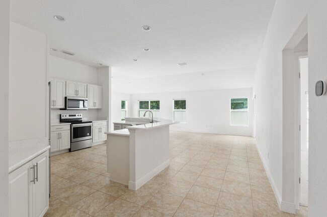Building Photo - 10397 Silver Maple Ave