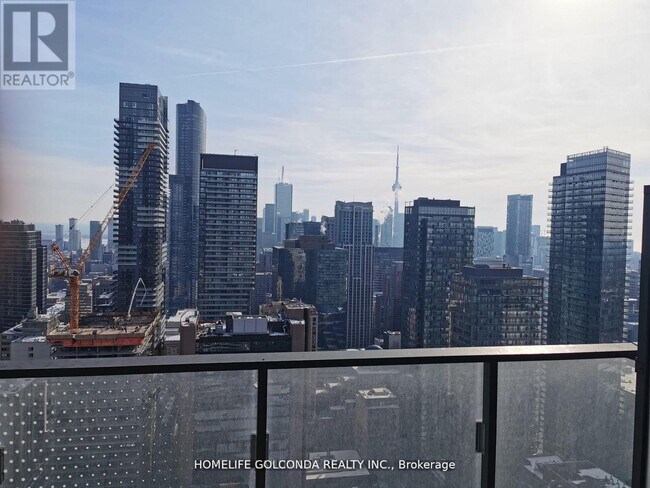 Photo du bâtiment - 11 Wellesley St W