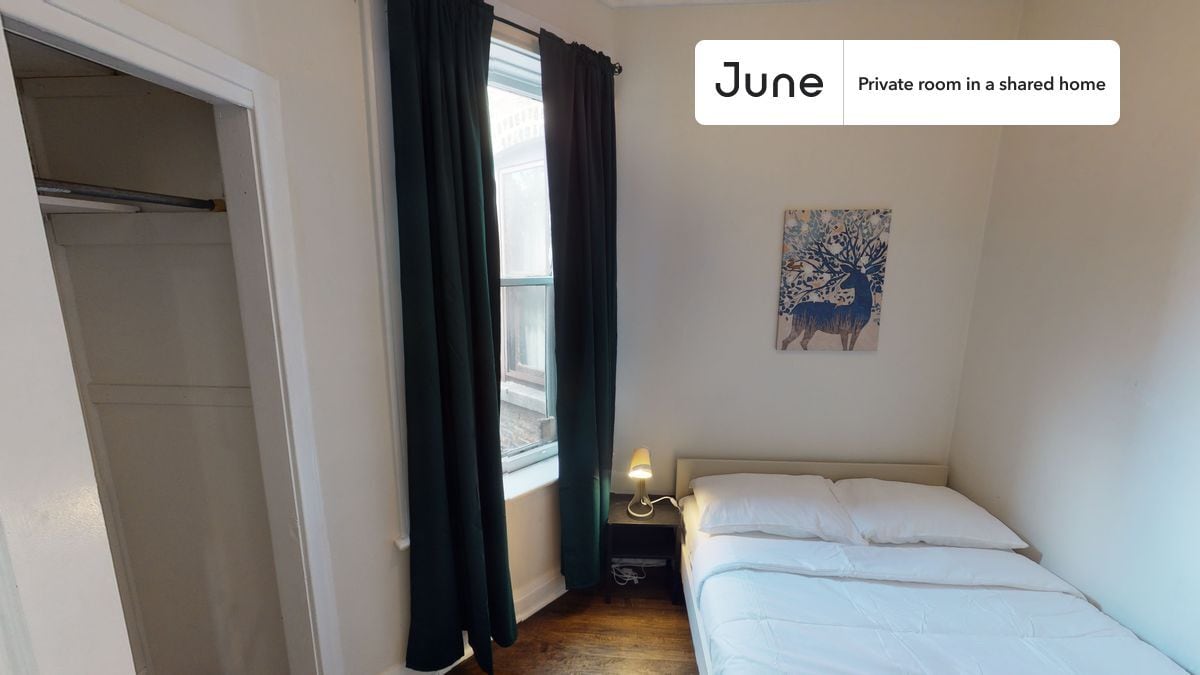 Private bedroom in 3 bed/1.5 bath Home - Private bedroom in 3 bed/1.5 bath Home