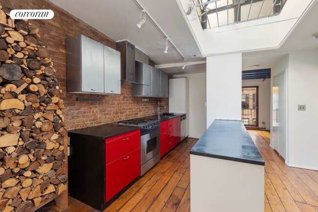 Foto del edificio - 143 W 21st St