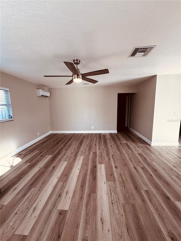 Foto del edificio - 4621 W Paxton Ave