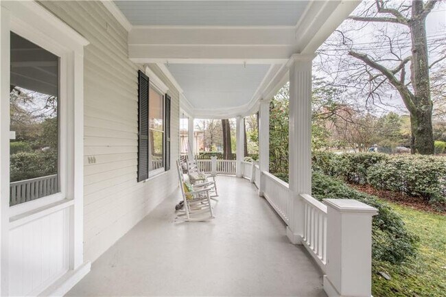 Foto del edificio - 824 Edgewood Ave NE
