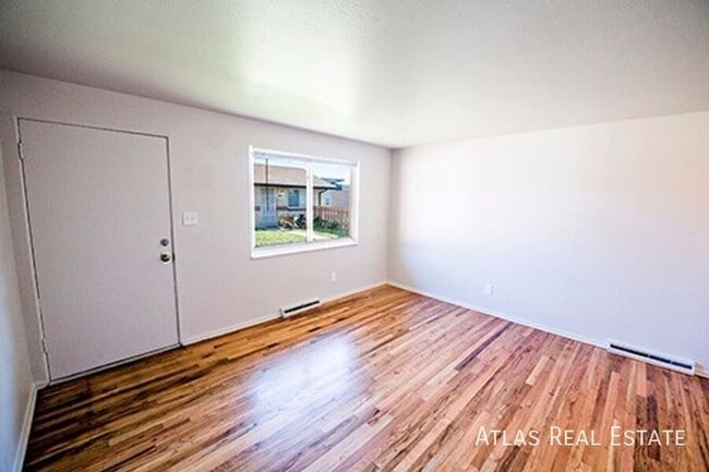 Building Photo - 1667 Fenton St