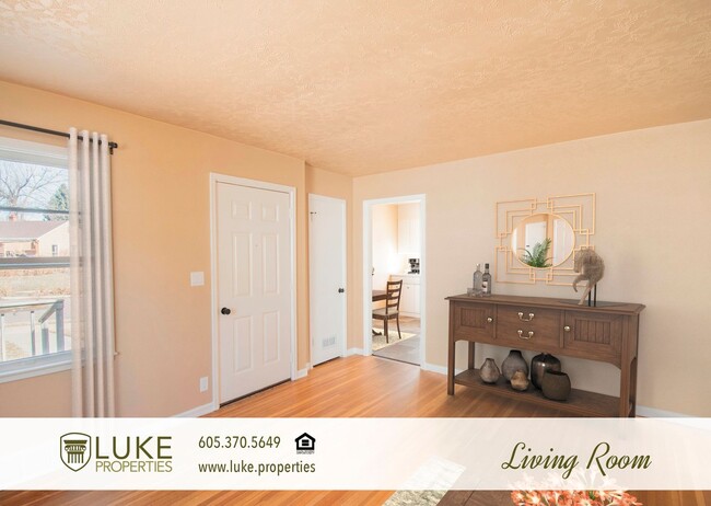 Foto del edificio - 2205 E 7th St